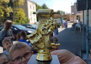 Statuetka dla zwycięzców.