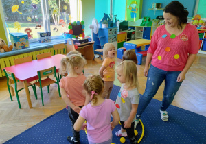 Gra w kropki zakończona remisem.