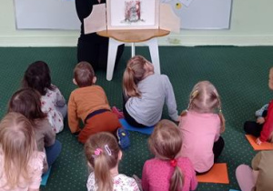 Myszka spotyka przyjaciół.