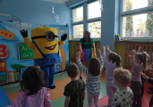 Taniec z Minionkiem.