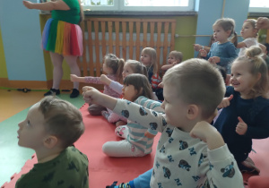 Strzelanie z łuku.