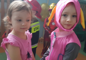 Blanka i Lenka R. na balu.
