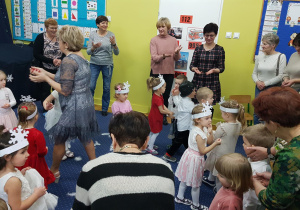 Zabawy z Babcią i Dziadkiem.