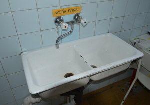 Zlew z wodą pitną
