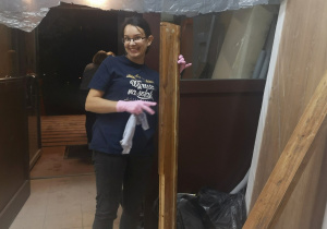 Pani Magda - mama naszego przedszkolaka i absolwentów, która każdego dnia nam pomagała. Zdjęć w posiadaniu nie mamy, ale zapewniamy, że tata w przedszkolu codziennie był widziany.