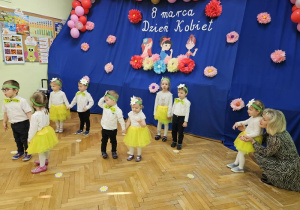 Życzenia dla wszystkich Pań.