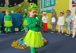Wiersz "Wielkanocny koszyk", w wykonaniu Laury.