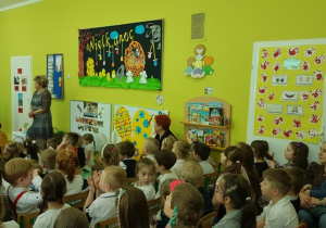 Oglądanie przedstawienia.