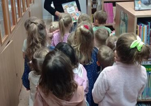 Jak wypożyczyć książkę w bibliotece?