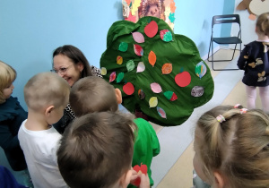 Nasze drzewko już prawie jest gotowe.