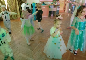 Bratki na balu
