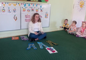 Dlaczego w ten dzień zakładamy kolorowe skarpetki?