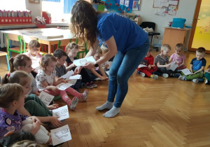 Smutny i wesoły kotek.