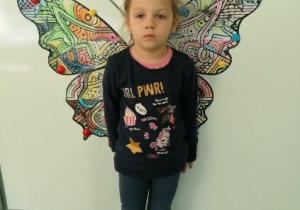 Hania i jej motyl.