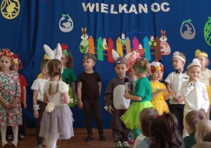 Występ dzieci z grupy Stokrotki.
