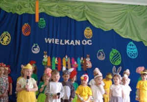Śpiewamy piosenki o Wielkanocy.