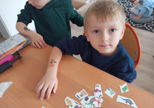 Arturek z tatuażem