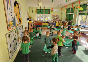Zabawa muzyczno-ruchowa.