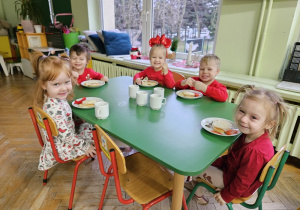 Mikołajkowe śniadanie w Pszczółkach.