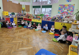 Inscenizacja muzyczno-ruchowa.