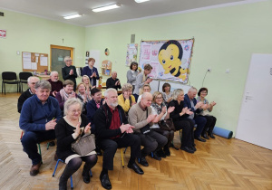 Babcie i Dziadkowie przybyli na uroczystość.