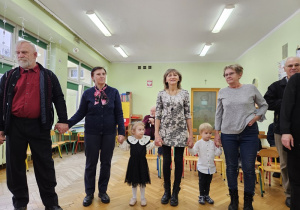 Kornelka i Artur z babciami.