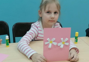 Marysia i jej stokrotki.
