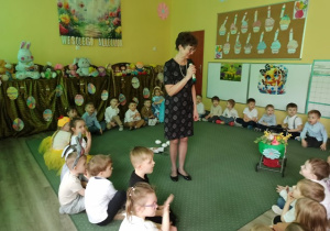 Powitanie gości przez Bratkową ciocię