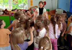Radośnie w grupie "Biedronek".