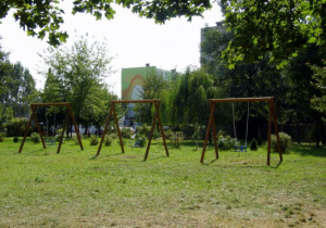 Plac zabaw, huśtawki