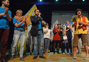 Prezydent Skierniewic wręcza Truskawkowego OSCARA