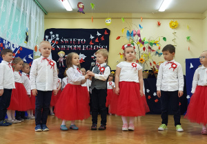 czcimy pamięć tamtych dni, pokłon im składamy