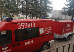 OSP Skierniewice pomogła przetransportować zebrane produkty