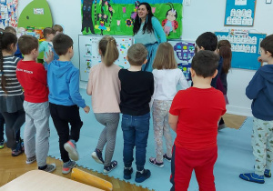 zabawa ruchowo - naśladowcza