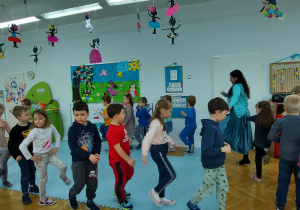 zabawy muzyczno - ruchowe