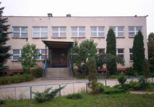 Budynek przedszkola, wejście główne