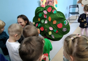 Nasze drzewko już prawie jest gotowe.