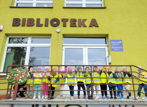 Dzień Drzewa - wizyta w bibliotece.