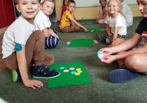 Maciek, Jędrek, Julia, Maja, Gabrysia i Kajetan.