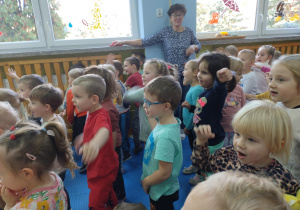 Występ teatralny w wykonaniu teatru TAK.