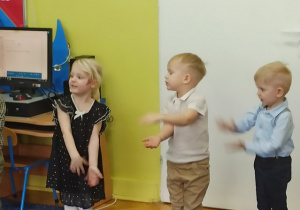 Leoś Adaś Iza śpiewają piosenkę - Na ulicy