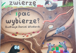Czytanie przyniesionej przez Panią Anię książeczki.