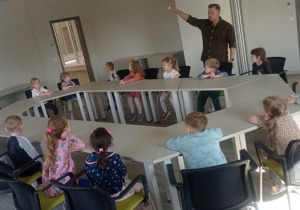 Sala konferencyjna.