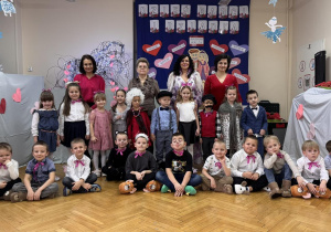 Dzień Babci i Dziadka - zdjęcie grupowe