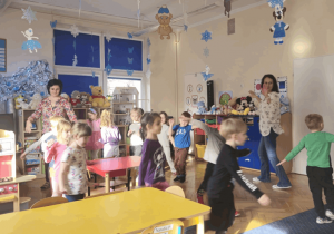 Zabawa ruchowa pt. Ptaszek na gałęzi
