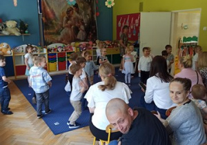 Mali aktorzy wkraczają na scenę