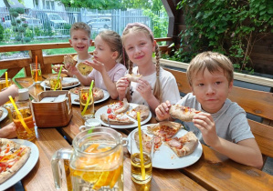 Tymek, Julia, Laura, Maciek