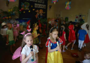Królewna Śnieżka i wróżka