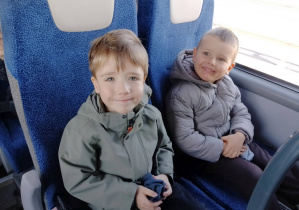 Karol i Witek w autokarze