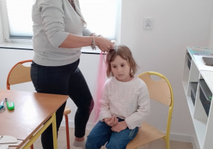 Laura w salonie piękności